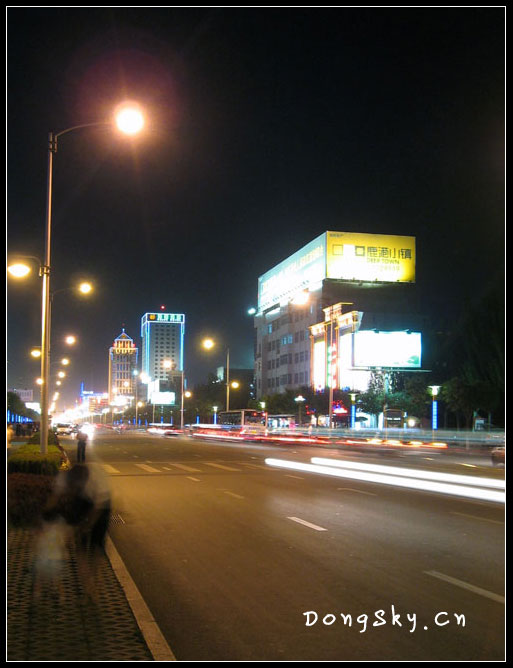 钢铁大街夜景